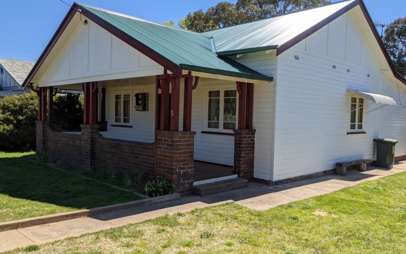 5 Duke St, Uralla, NSW 2358